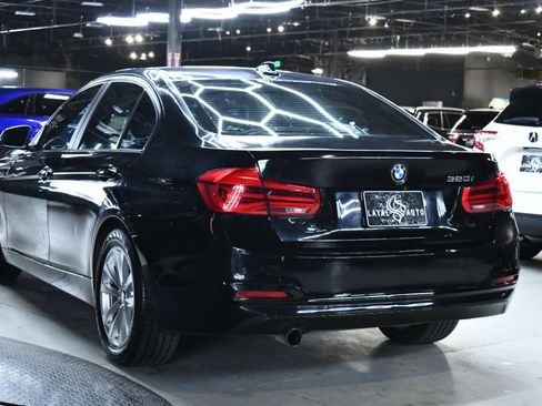Used 2017 BMW 320i xDrive Sedan AWD/4WD image 7