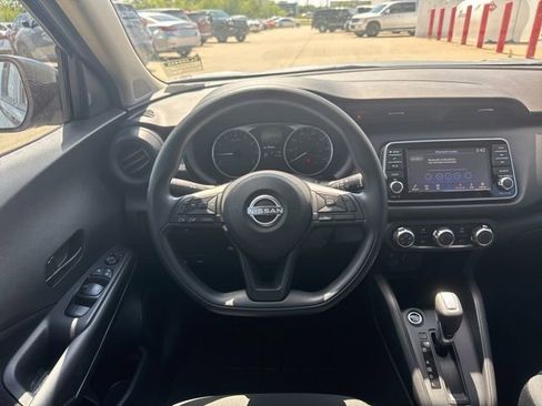 Used 2025 Nissan Kicks Play S FWD image 28