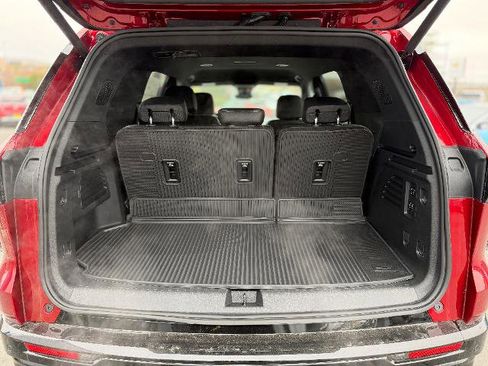 New 2026 Chevrolet Traverse High Country w/ LPO, Floor Liner Package image 17