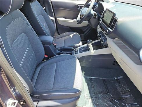 Used 2025 Hyundai Venue Limited FWD image 23