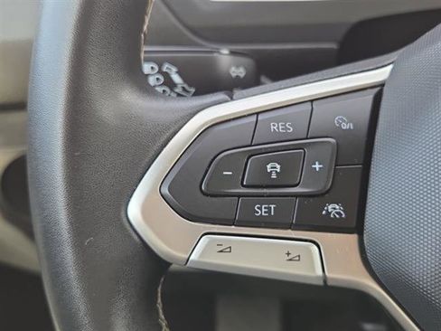 Used 2022 Volkswagen Tiguan SE image 18