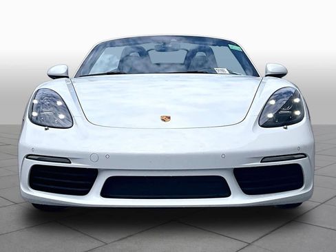 Used 2021 Porsche 718 Boxster RWD image 4