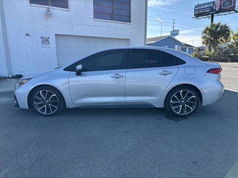 Used 2022 Toyota Corolla SE image 3