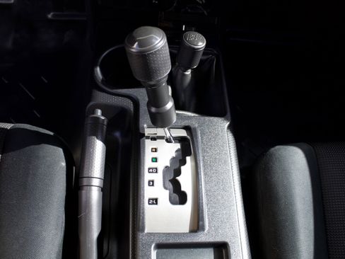 Used 2008 Toyota FJ Cruiser 4WD image 21
