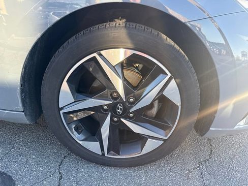 Used 2021 Hyundai Elantra Limited FWD image 22