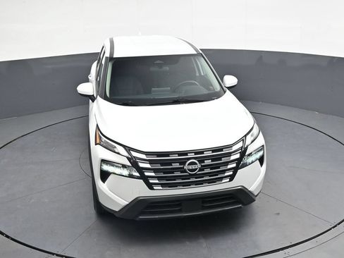 Used 2025 Nissan Rogue SV FWD image 31