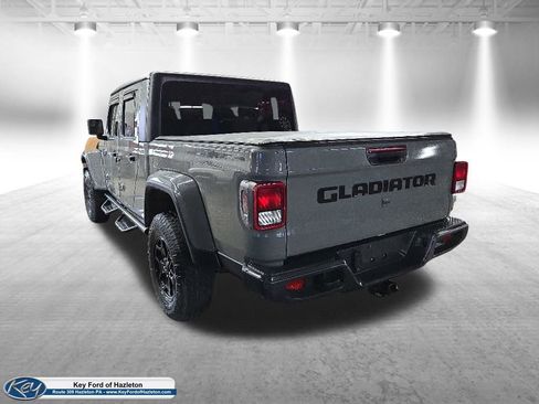 Used 2021 Jeep Gladiator Sport AWD/4WD image 9