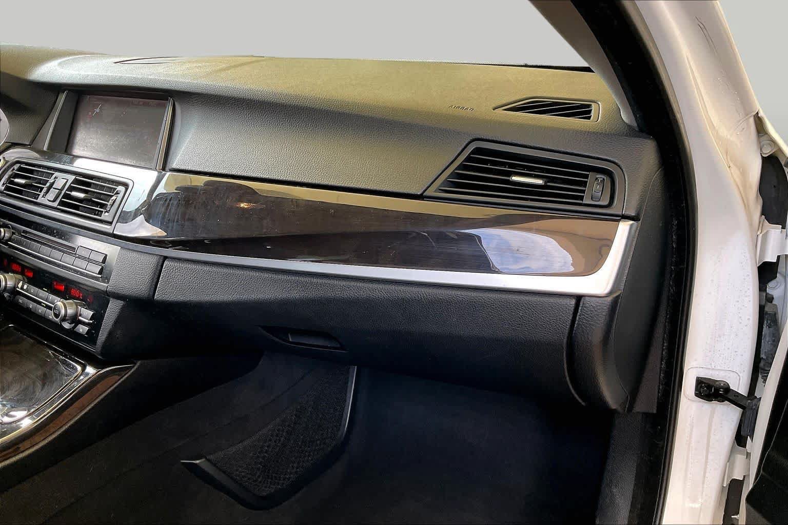 Used 2015 BMW 528i Sedan RWD image 16