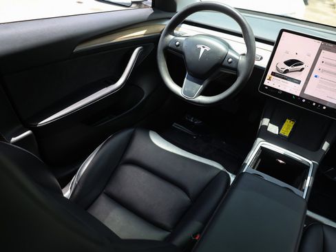 Used 2023 Tesla Model 3 Standard Range RWD image 24