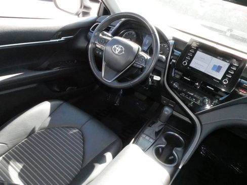 Certified 2023 Toyota Camry SE image 9