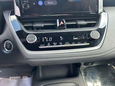 Used 2024 Toyota Corolla SE image 26