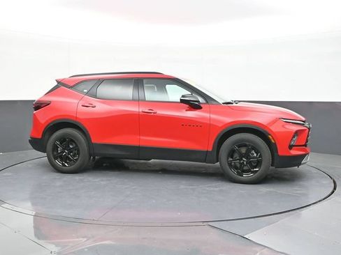 Used 2024 Chevrolet Blazer LT w/ Midnight/Sport Edition FWD image 18