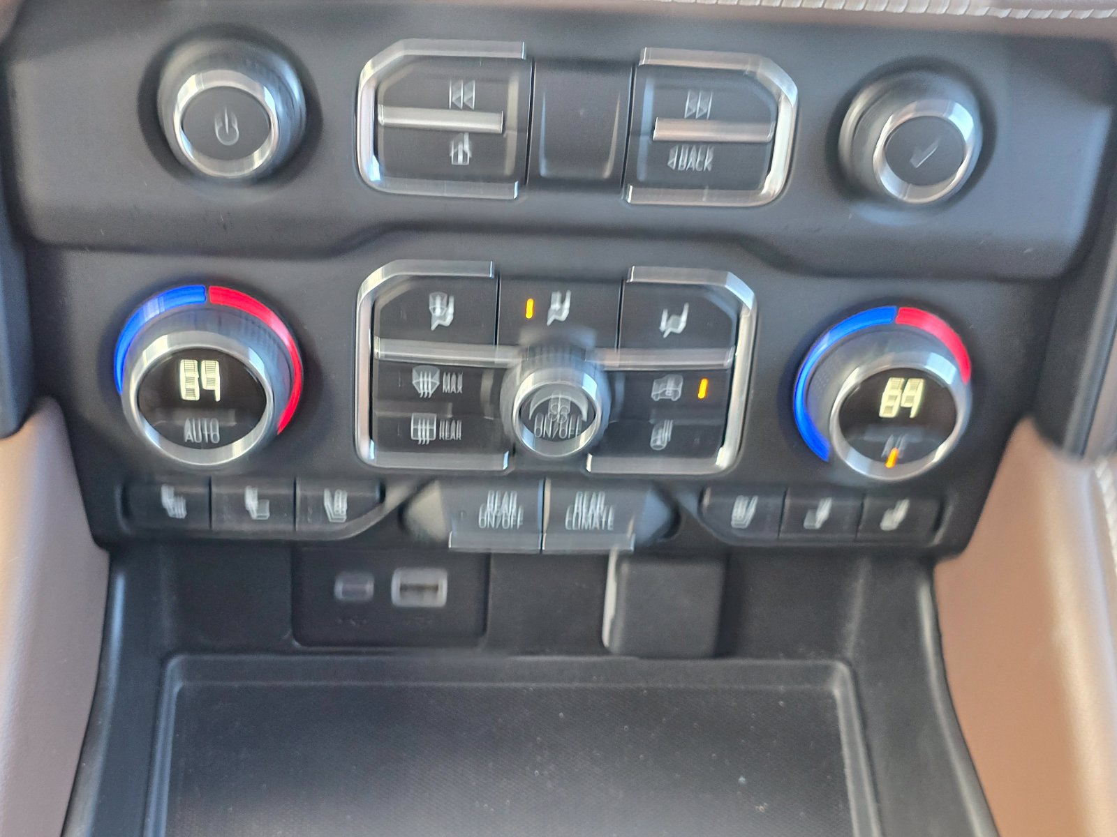 Used 2024 Chevrolet Tahoe High Country w/ Advanced Technology Package AWD/4WD image 28