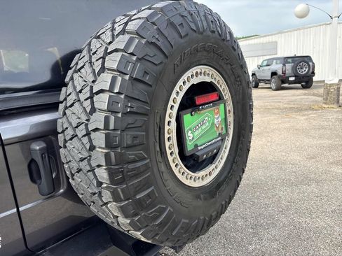 Used 2021 Jeep Wrangler Unlimited Rubicon AWD/4WD image 37