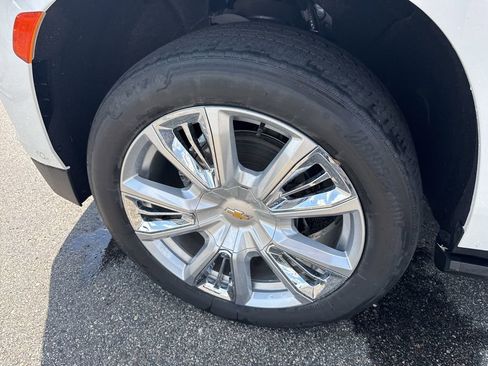 Used 2023 Chevrolet Tahoe High Country w/ Advanced Technology Package AWD/4WD image 6