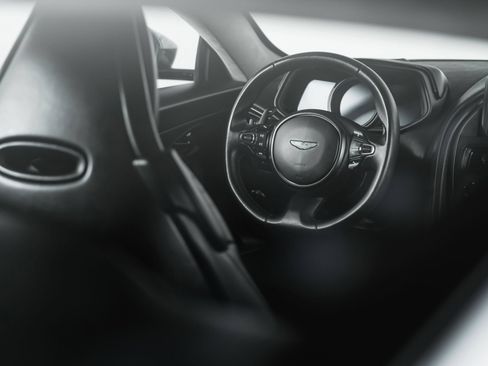Used 2019 Aston Martin DB11 Coupe RWD image 92