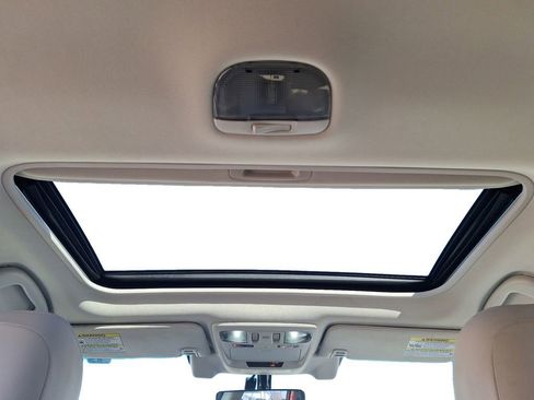 Used 2018 Subaru Outback 2.5i Limited image 12