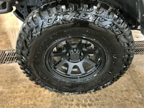 Used 2022 Jeep Gladiator Sport AWD/4WD image 11