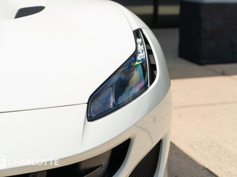 Used 2019 Ferrari Portofino image 6