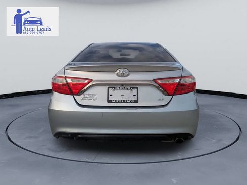 Used 2016 Toyota Camry SE image 7
