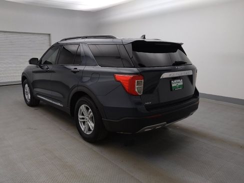 Used 2022 Ford Explorer XLT w/ Equipment Group 202A image 5