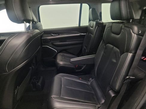 Used 2022 Jeep Grand Cherokee L Limited AWD/4WD image 18