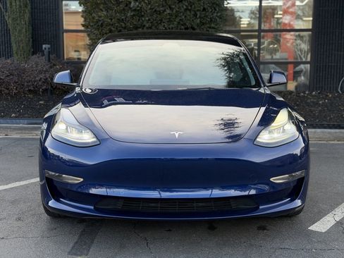 Used 2022 Tesla Model 3 Performance image 3
