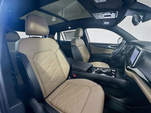 New 2026 Volkswagen Atlas Cross Sport SE image 28