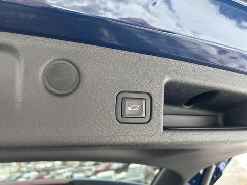 Used 2022 Chevrolet Equinox RS image 14