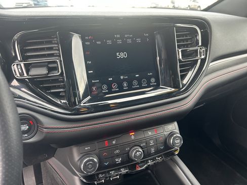 Used 2023 Dodge Durango GT image 18