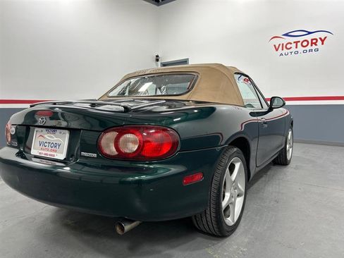 Used 2001 MAZDA MX-5 Miata Base image 3