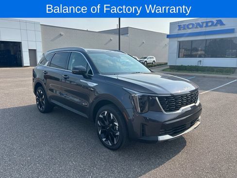 Used 2025 Kia Sorento EX w/ Panoramic Sunroof Package AWD/4WD image 2