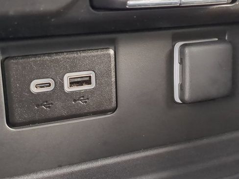 Used 2024 GMC Yukon SLE w/ Gmc Pro Safety Plus Package image 22