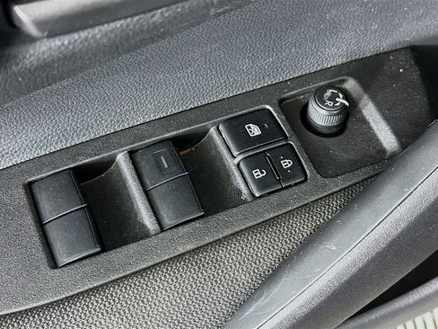 Used 2025 Toyota Corolla LE image 15