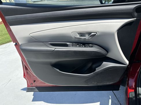 Used 2025 Hyundai Tucson SEL FWD image 14