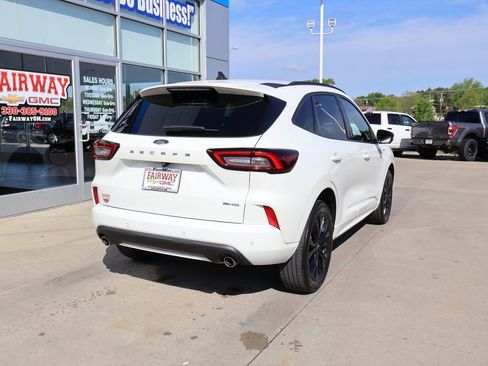 Used 2023 Ford Escape ST-Line Elite AWD/4WD image 3