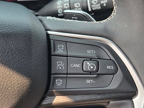 Used 2025 Jeep Grand Cherokee L Altitude RWD image 24