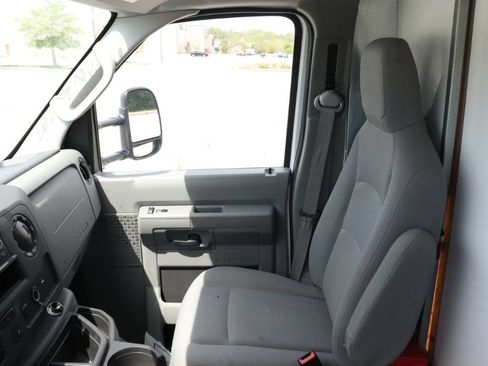 Used 2023 Ford E-450 and Econoline 450 Super Duty RWD image 14
