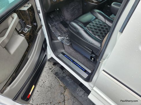Used 2023 Chevrolet Express 2500 Extended RWD image 36