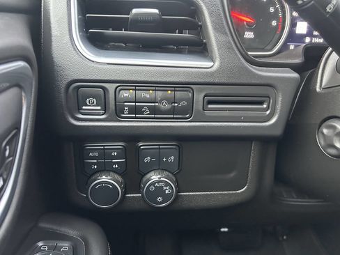 Used 2021 Chevrolet Tahoe Premier image 35