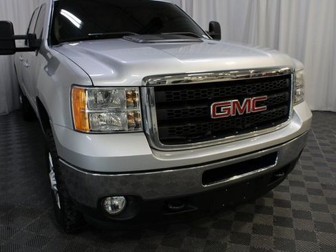 Used 2011 GMC Sierra 2500 SLT w/ Snow Plow Prep Package image 32