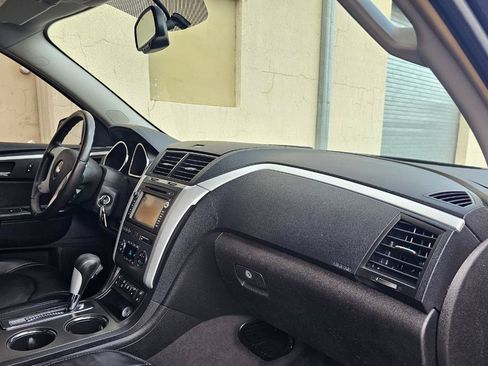 Used 2009 Chevrolet Traverse LT FWD image 22