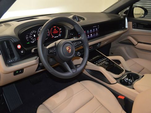 New 2026 Porsche Cayenne Coupe AWD/4WD image 15