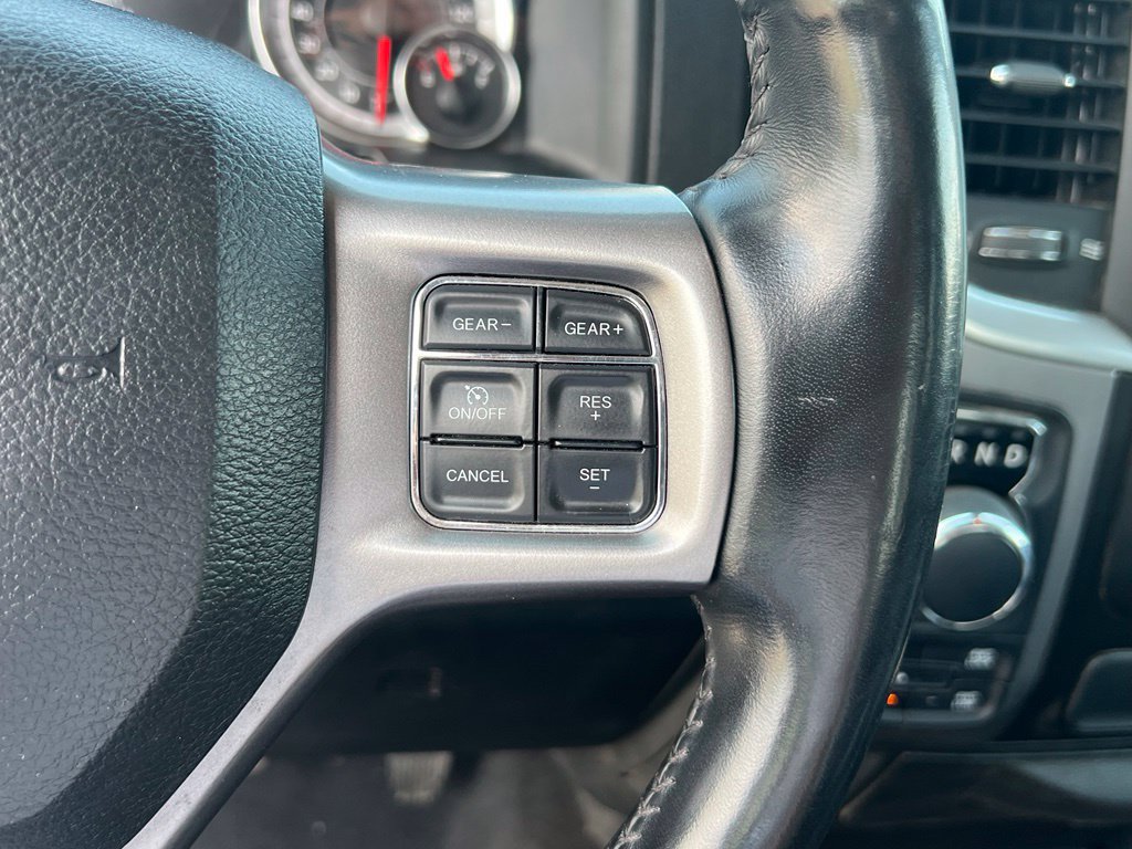 Used 2022 RAM 1500 Classic SLT w/ Electronics Convenience Group AWD/4WD image 30