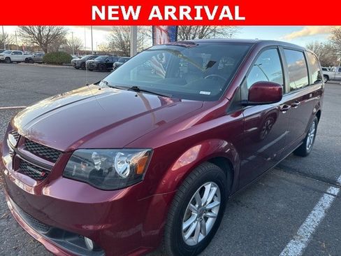 Used 2020 Dodge Grand Caravan GT image 2