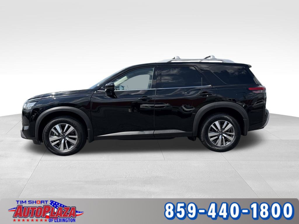 Used 2024 Nissan Pathfinder SL AWD/4WD image 11
