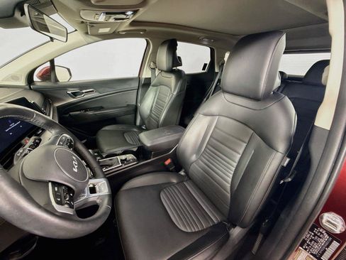 Used 2025 Kia Sportage SX FWD image 9