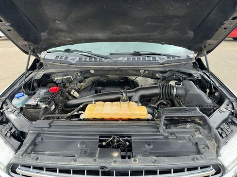 Used 2018 Ford F150 XLT w/ Equipment Group 302A Luxury AWD/4WD image 36