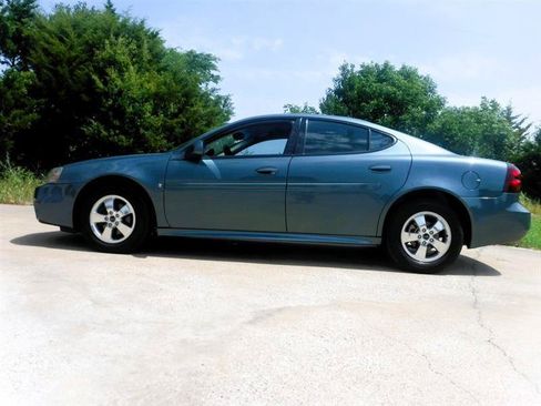 Used 2006 Pontiac Grand Prix w/ Premium Package FWD image 11