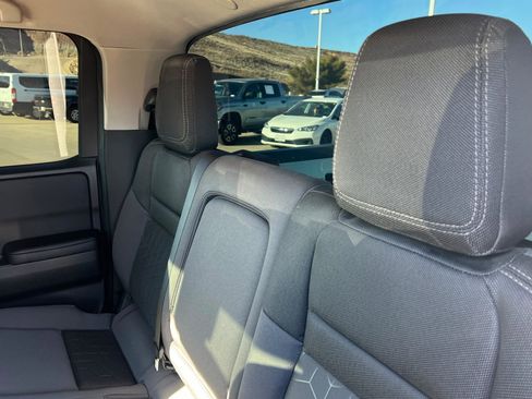 Used 2025 Nissan Frontier SV image 20